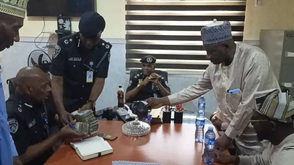 YARKATSINA BANDITS ATTACK – MHR ZANNAN BUNGUDU PRESENT CASH & FOOD ITEMS TO THE FAMILY OF THE DECEASED AND INJURED POLICEMEN. FB IMG 1776755691231