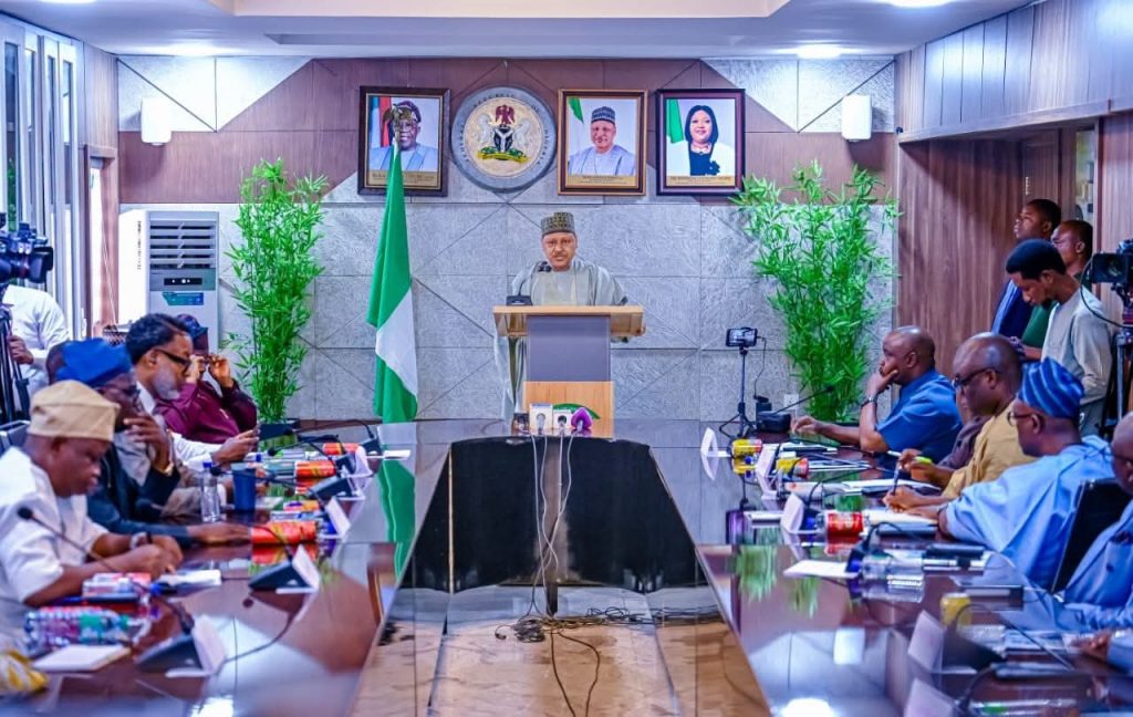 Ministan Yaɗa Labarai ya kare rangwamen farashin mai na NNPC, ya ce sauye-sauyen tattalin arziki za su samar da wadata FB IMG